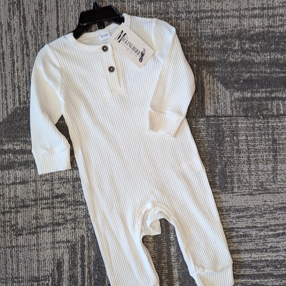PAT PAT CREAM SLEEPER - NWT - SIZE 9-12M